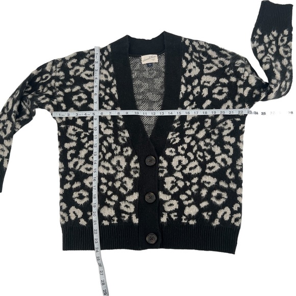 Universal Thread Black White Cheetah Print Cardigan Sweater Size Small Women’s - Picture 4 of 5